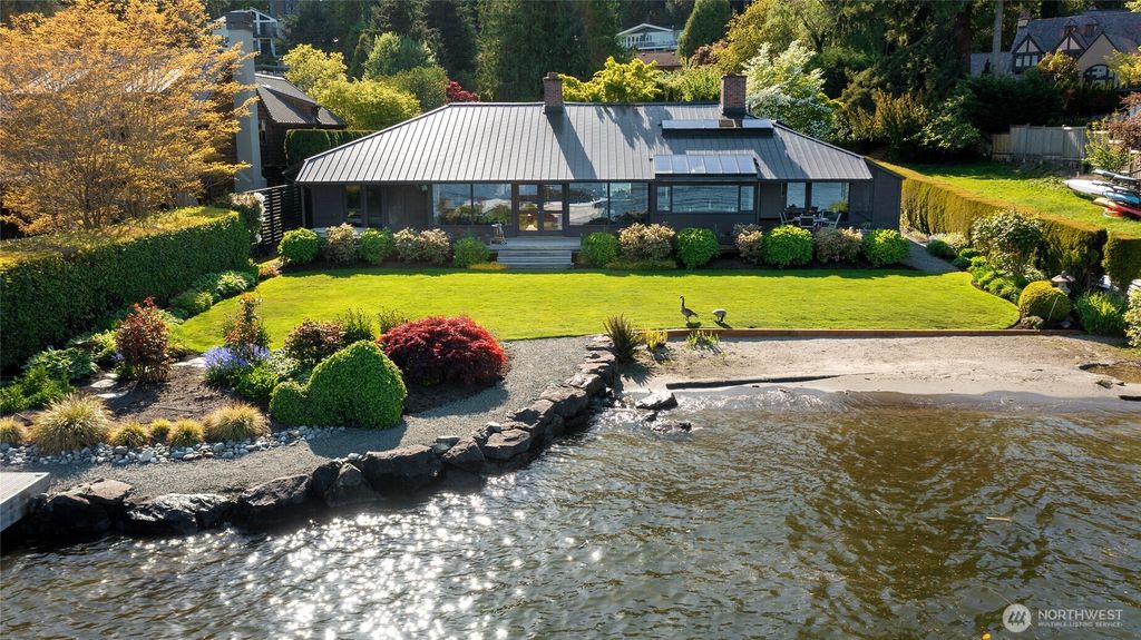 Photo of 4400 East Mercer Way, Mercer Island, WA 98040 (MLS # 2370395)