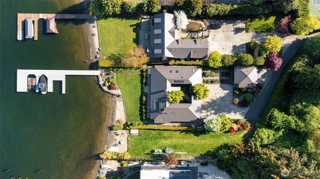 Photo of 4400 East Mercer Way, Mercer Island, WA 98040 (MLS # 2370395)