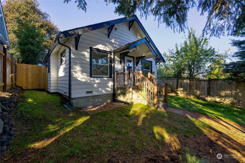 Photo of 3412 Nassau Street, Everett, WA 98201 (MLS # 2175795)