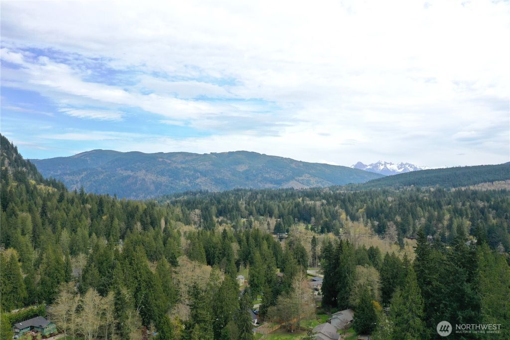 Photo of 580 Summit Place, Sedro Woolley, WA 98284 (MLS # 2505617)