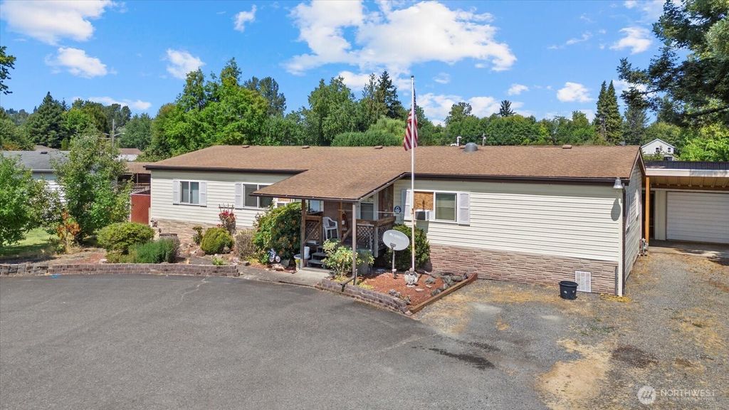 Photo of 417 2nd Avenue SE, Pacific, WA 98047 (MLS # 2411955)