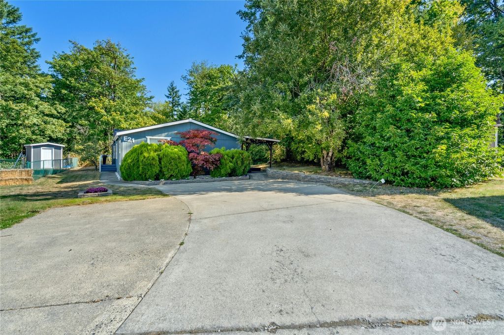 Photo of 31600 126th Avenue SE #E-21, Auburn, WA 98092 (MLS # 2433418)