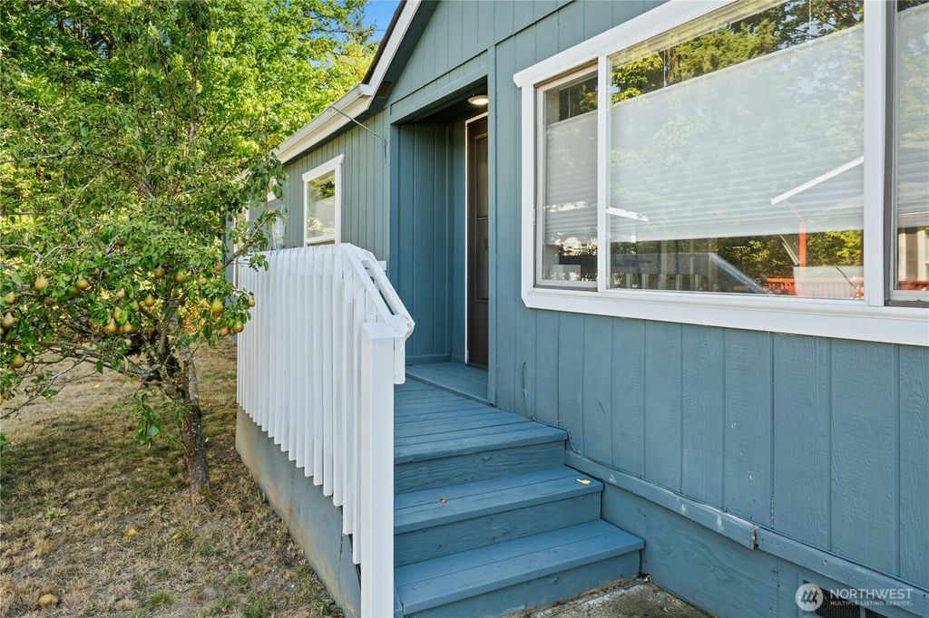 Photo of 31600 126th Avenue SE #E-21, Auburn, WA 98092 (MLS # 2433418)