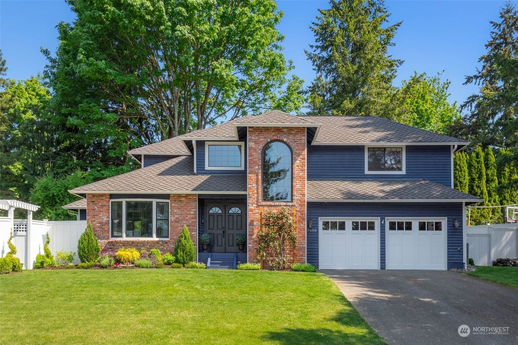 Photo of 17650 NE 129th Place, Redmond, WA 98052 (MLS # 2135711)