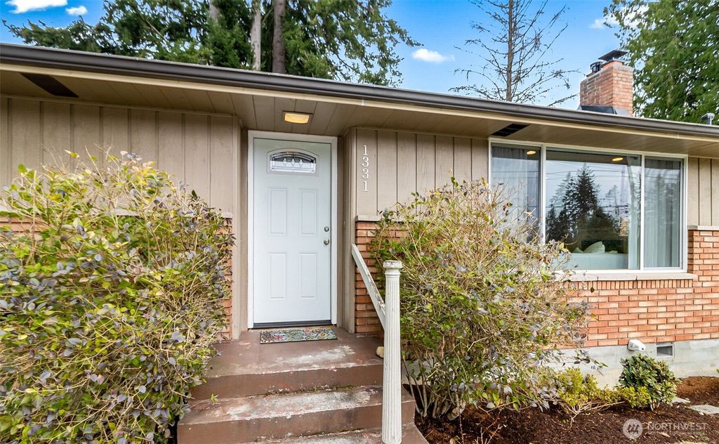 Photo of 1331 Madison Street, Everett, WA 98203 (MLS # 2345723)