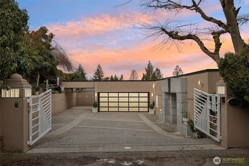 Photo of 4160 Crestwood Place Pl, Mercer Island, WA 98040 (MLS # 2339361)