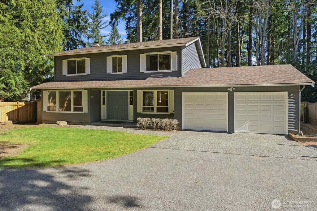 Photo of 14014 NE 69th Place, Redmond, WA 98052 (MLS # 2483408)