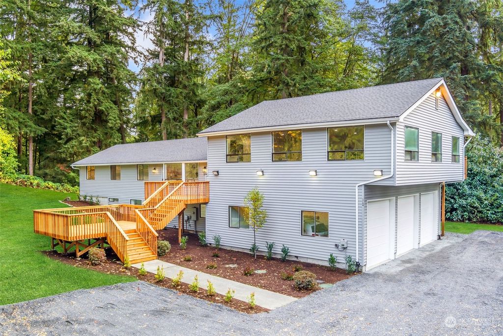 Photo of 1704 196th Place SW, Lynnwood, WA 98036 (MLS # 2014209)