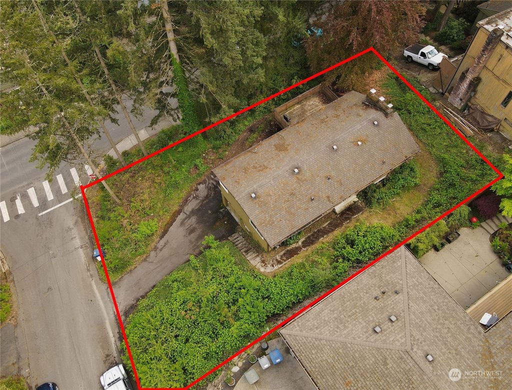 Photo of 10789 SE 3rd Street, Bellevue, WA 98004 (MLS # 2227828)