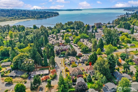Photo of 12017 93rd Place NE, Kirkland, WA 98034 (MLS # 2582006)