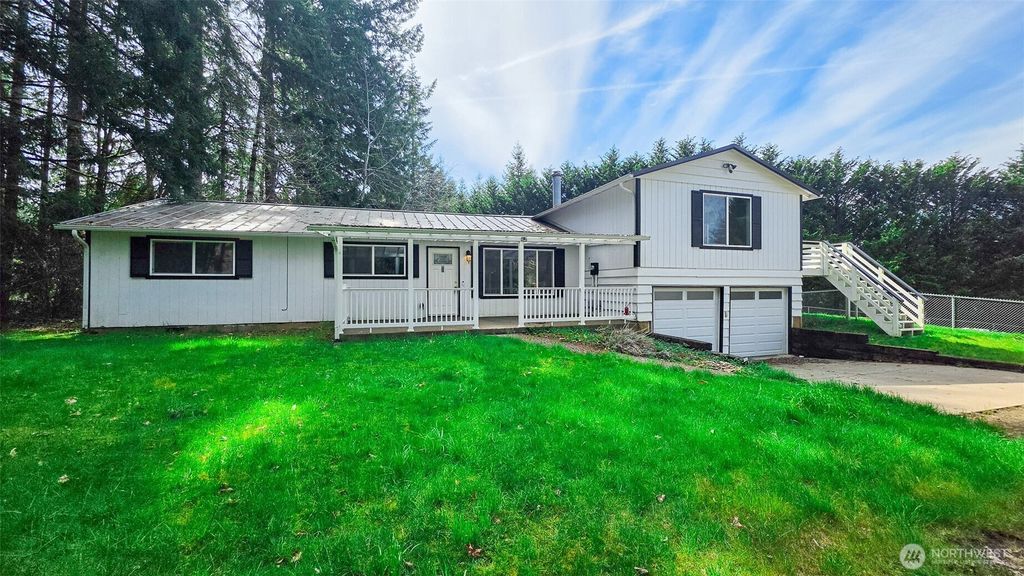 Photo of 55 Meadowood Drive, Elma, WA 98541 (MLS # 2503002)