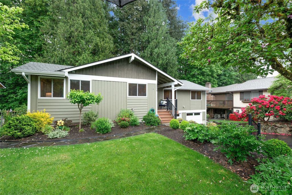 Photo of 20218 108th Avenue NE, Bothell, WA 98011 (MLS # 2520427)