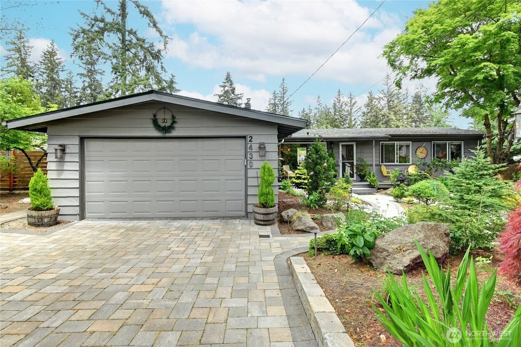 Photo of 2430 155th Place SE, Bellevue, WA 98007 (MLS # 2522119)