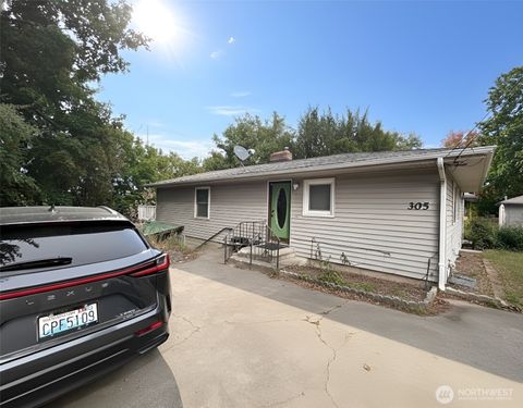 Photo of 305 SE Jackson Street, Pullman, WA 99163 (MLS # 2467189)