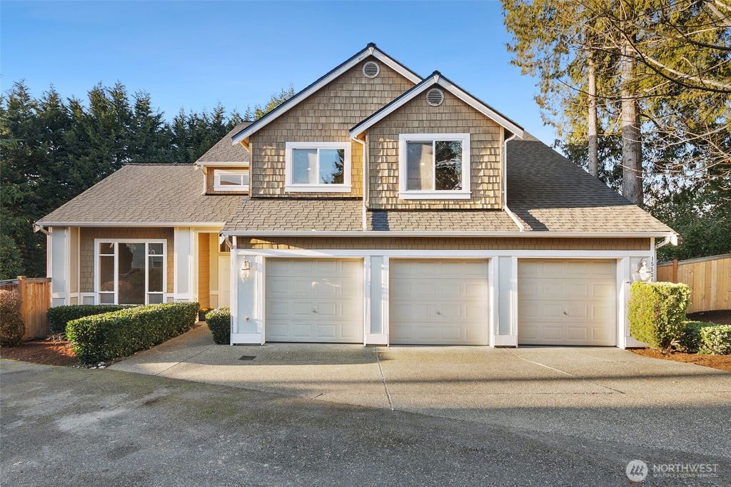 Photo of 15536 NE 62nd Court, Redmond, WA 98052 (MLS # 2331045)