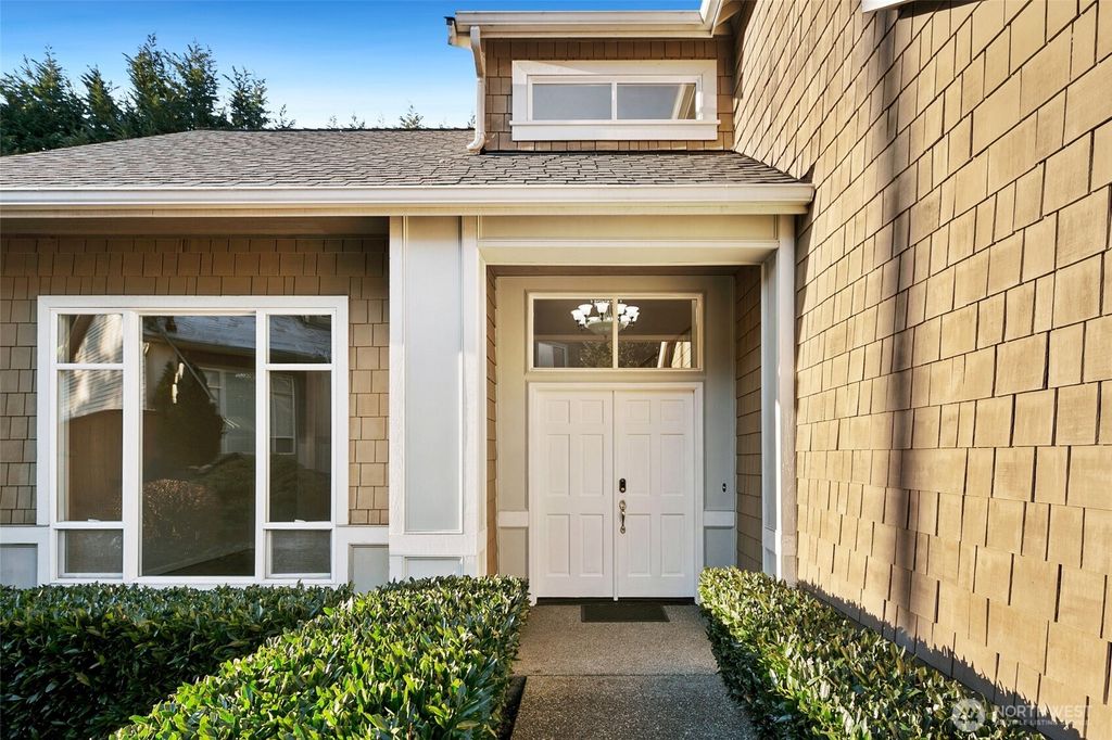 Photo of 15536 NE 62nd Court, Redmond, WA 98052 (MLS # 2331045)