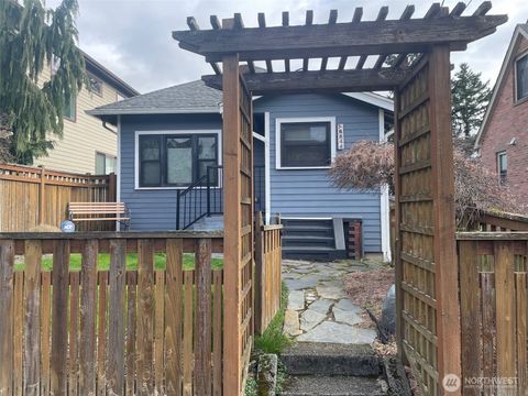 Photo of 6844 18th Avenue NE, Seattle, WA 98115 (MLS # 2485362)
