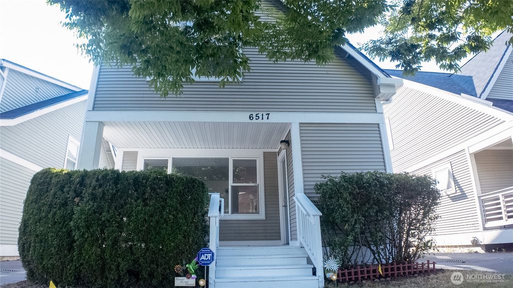 Photo of 6517 31st Avenue S, Seattle, WA 98108 (MLS # 2426407)