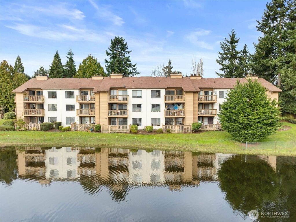 Photo of 1002 S 312th St #114, Federal Way, WA 98003 (MLS # 2504108)