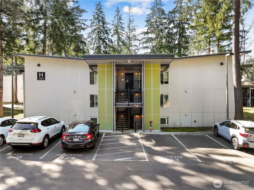 Photo of 14515 NE 32nd Street #H104, Bellevue, WA 98007 (MLS # 2503038)