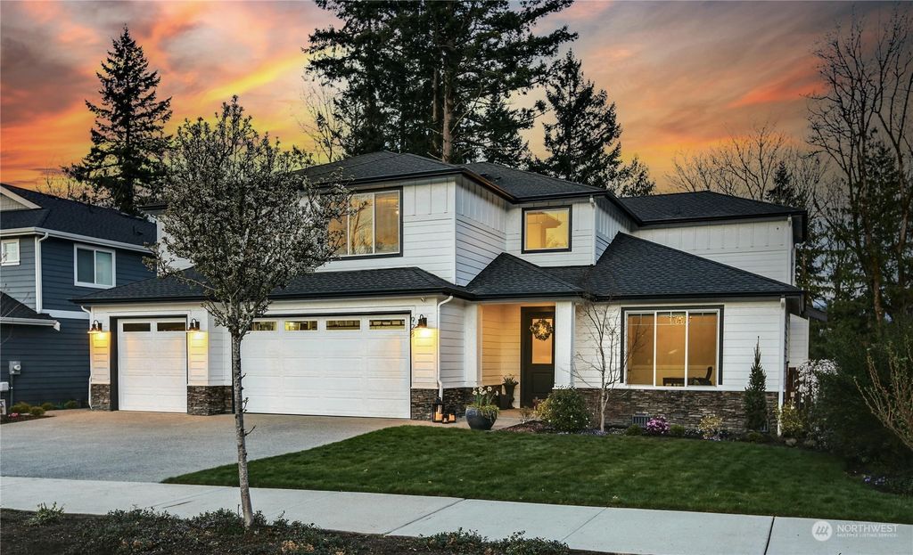 Photo of 928 10th Place NW, Issaquah, WA 98027 (MLS # 2214561)