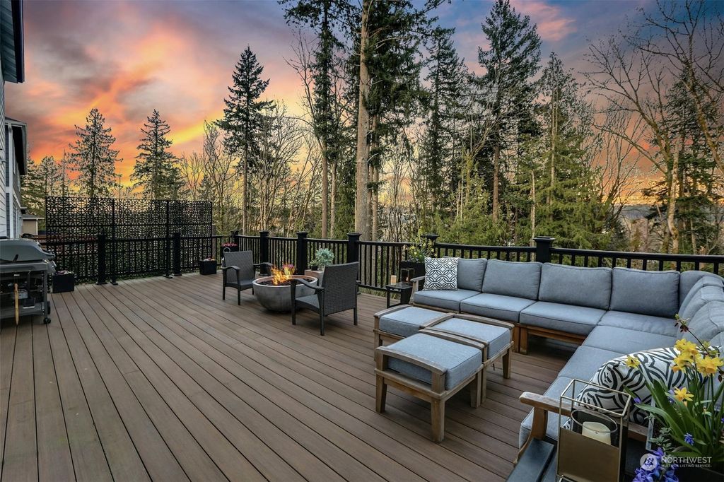 Photo of 928 10th Place NW, Issaquah, WA 98027 (MLS # 2214561)