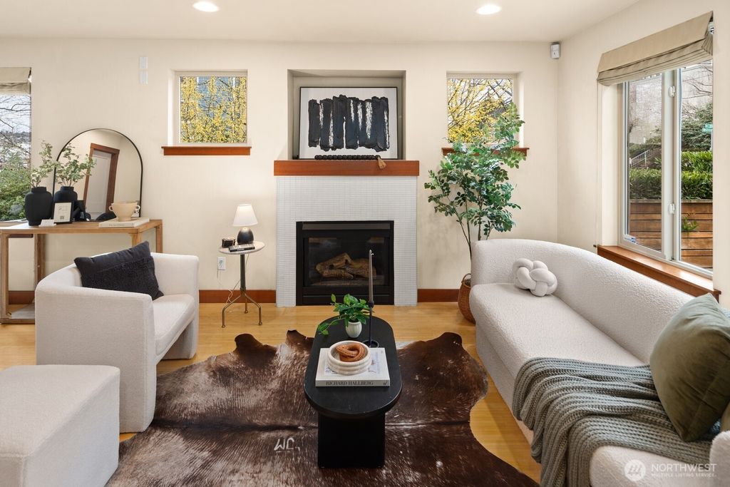 Photo of 3900 Whitman Avenue N, Seattle, WA 98103 (MLS # 2346405)