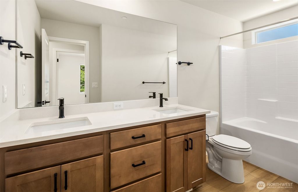 listing image 9367367899202685558