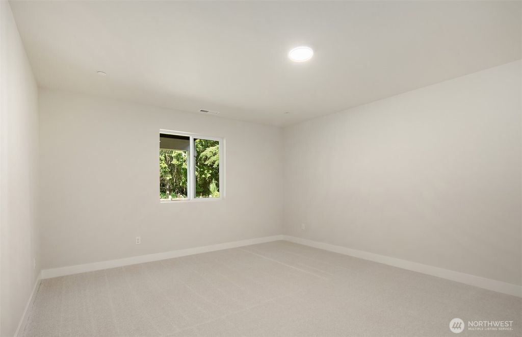 listing image 9360693596663907164