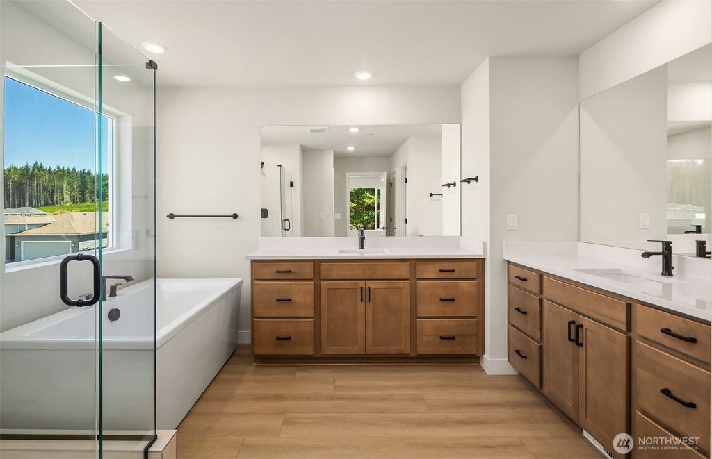 listing image 9362059053635531807