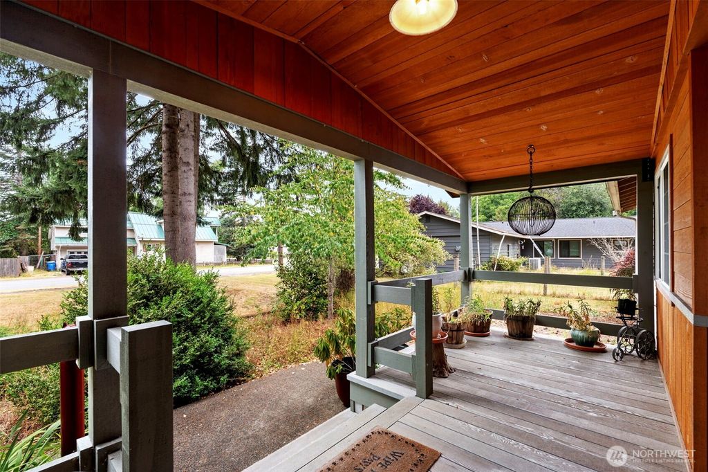 Photo of 220 California Street, Pe Ell, WA 98572 (MLS # 2506896)