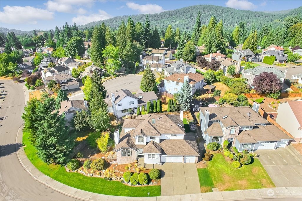 Photo of 5102 NE 17th Street, Renton, WA 98059 (MLS # 2152493)