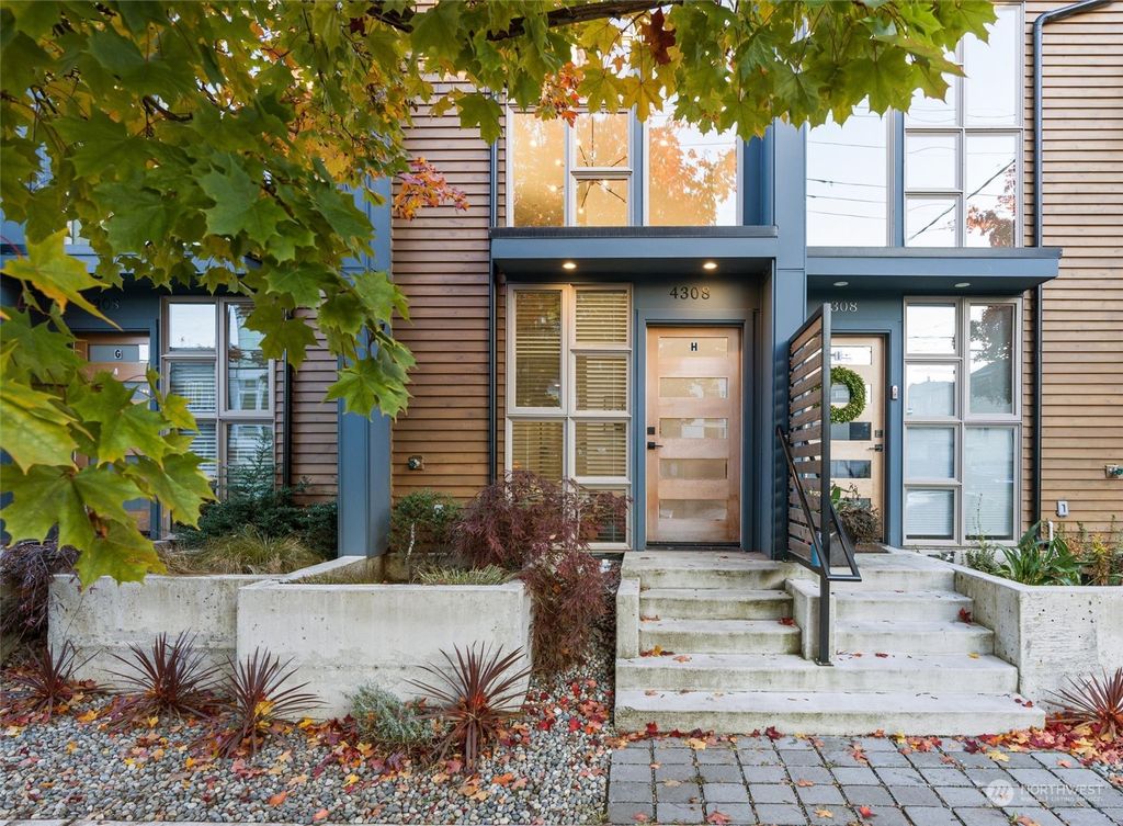 Photo of 4308 26th Avenue SW #H, Seattle, WA 98106 (MLS # 2014428)