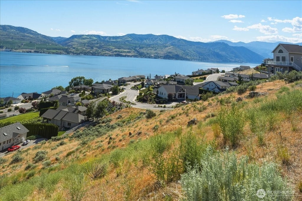 Photo of 128 Crystal Crest Drive, Chelan, WA 98816 (MLS # 2533626)