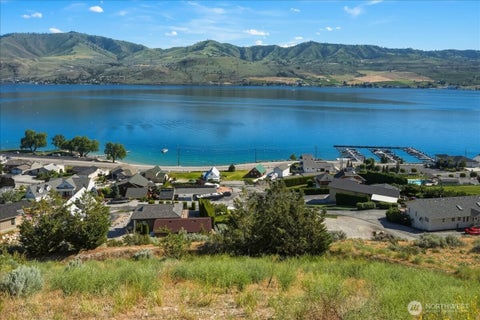 Photo of 128 Crystal Crest Drive, Chelan, WA 98816 (MLS # 2533626)