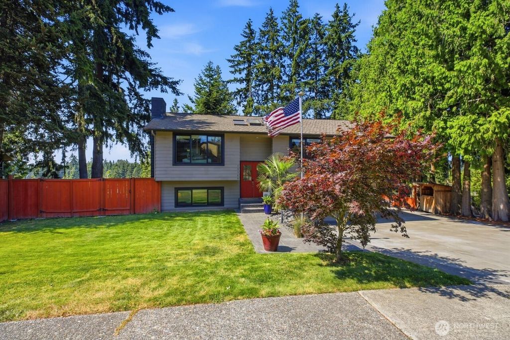 Photo of 13305 115th Avenue NE, Kirkland, WA 98034 (MLS # 2554848)