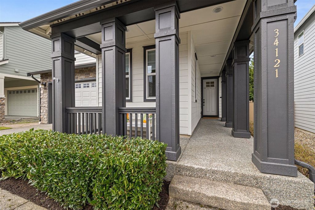 Photo of 34121 SE Ash Street, Snoqualmie, WA 98065 (MLS # 2354432)