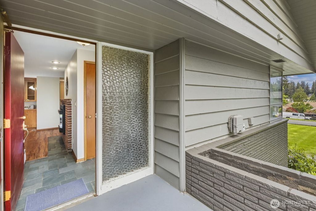 Photo of 3822 Shelby Road, Lynnwood, WA 98087 (MLS # 2522378)