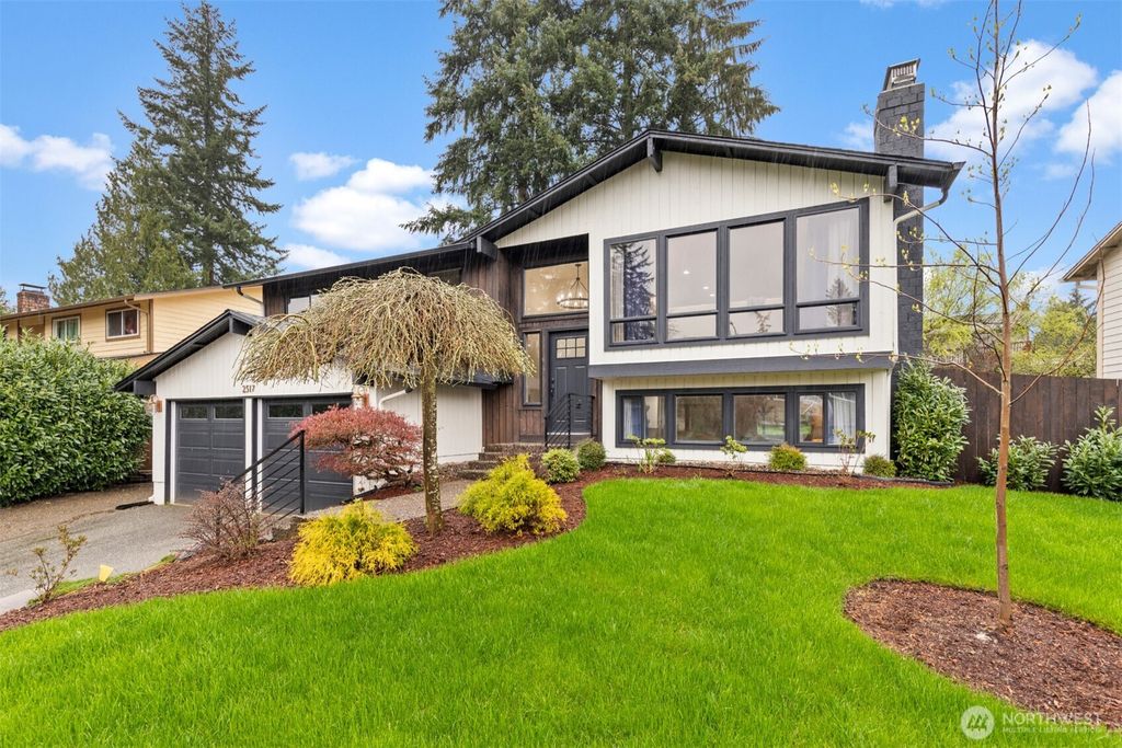 Photo of 2517 Valley Circle Drive, Bothell, WA 98012 (MLS # 2357821)