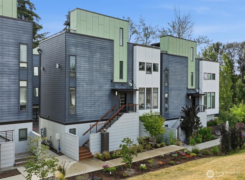 Photo of 1427 136th Court NE, Bellevue, WA 98005 (MLS # 2550202)