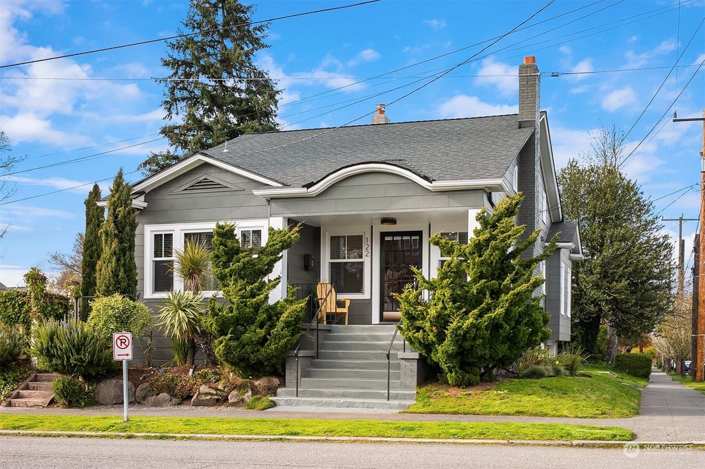 Photo of 122 Blaine Street, Seattle, WA 98109 (MLS # 2037284)