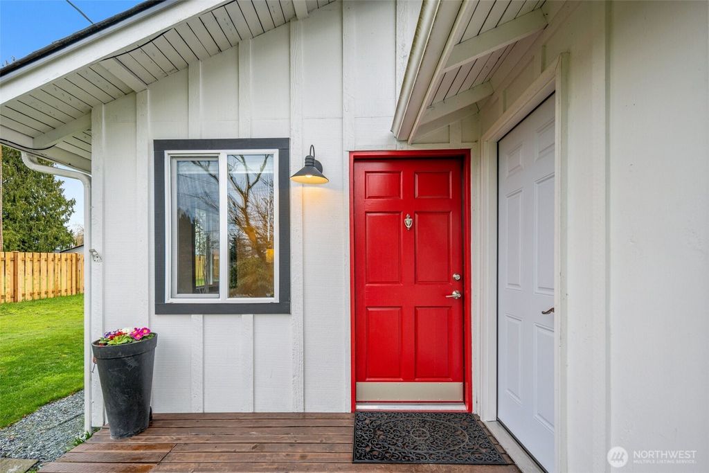 Photo of 708 13th Street, Snohomish, WA 98290 (MLS # 2477498)