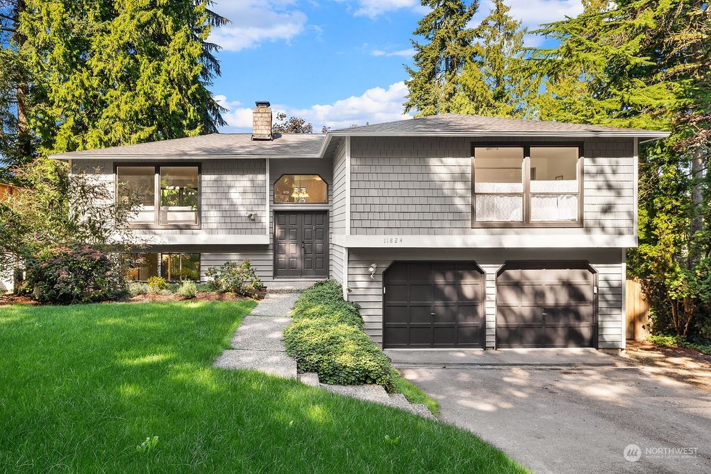 Photo of 11824 NE 103rd Place, Kirkland, WA 98033 (MLS # 2313159)