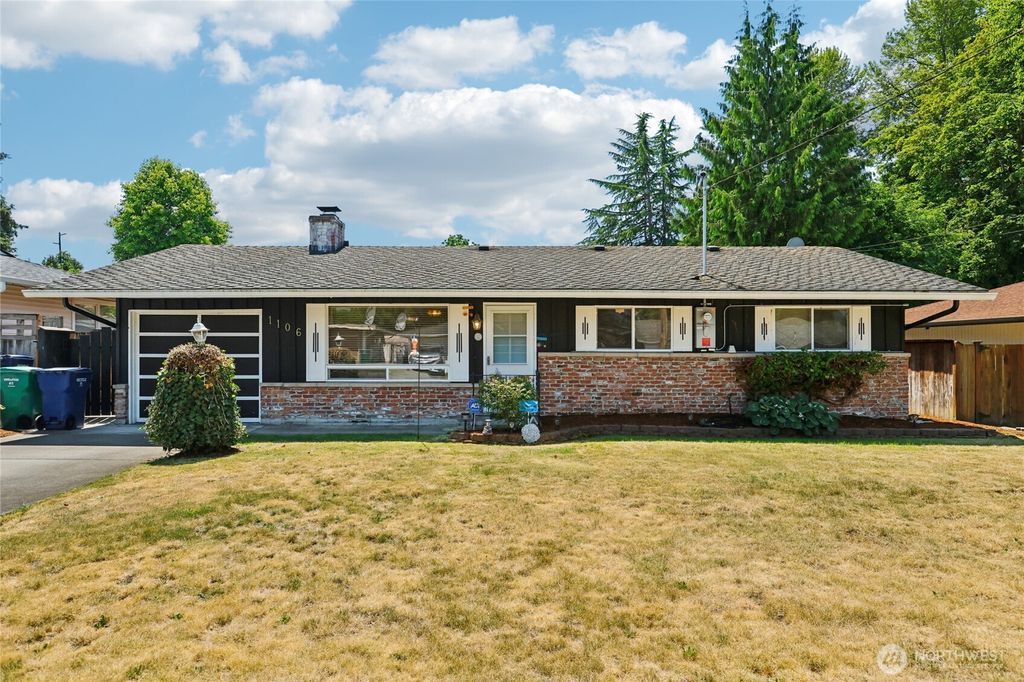 Photo of 1106 SE 26th Street, Auburn, WA 98002 (MLS # 2405281)