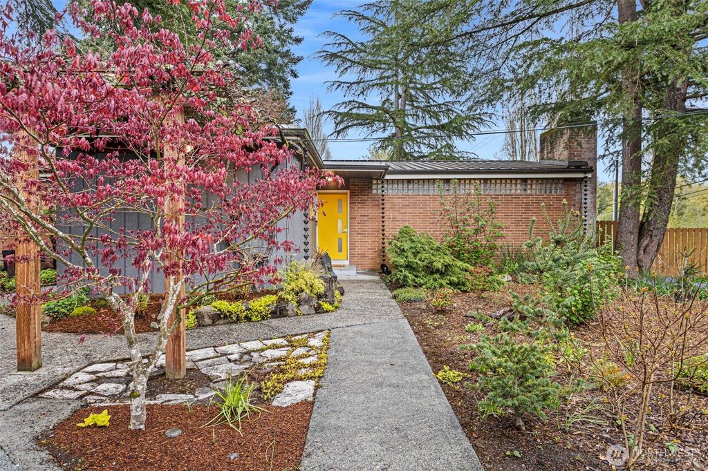 Photo of 3102 NE 195th Street, Lake Forest Park, WA 98155 (MLS # 2507437)