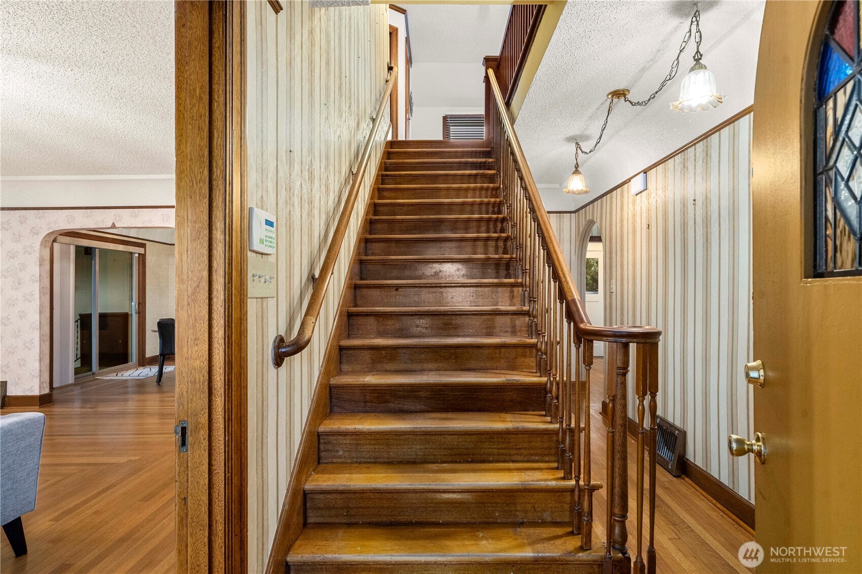 2542 S Cushman Avenue