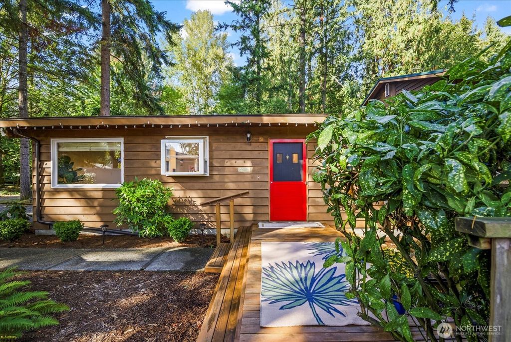 Photo of 1910 220th Avenue SE, Sammamish, WA 98075 (MLS # 2441713)