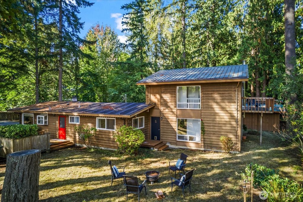 Photo of 1910 220th Avenue SE, Sammamish, WA 98075 (MLS # 2441713)
