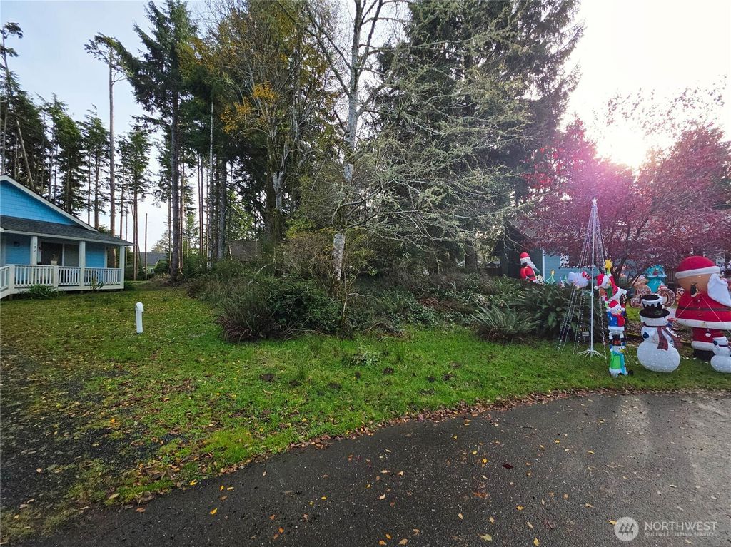 Photo of 130 Glover, Ocean Shores, WA 98569 (MLS # 2457470)