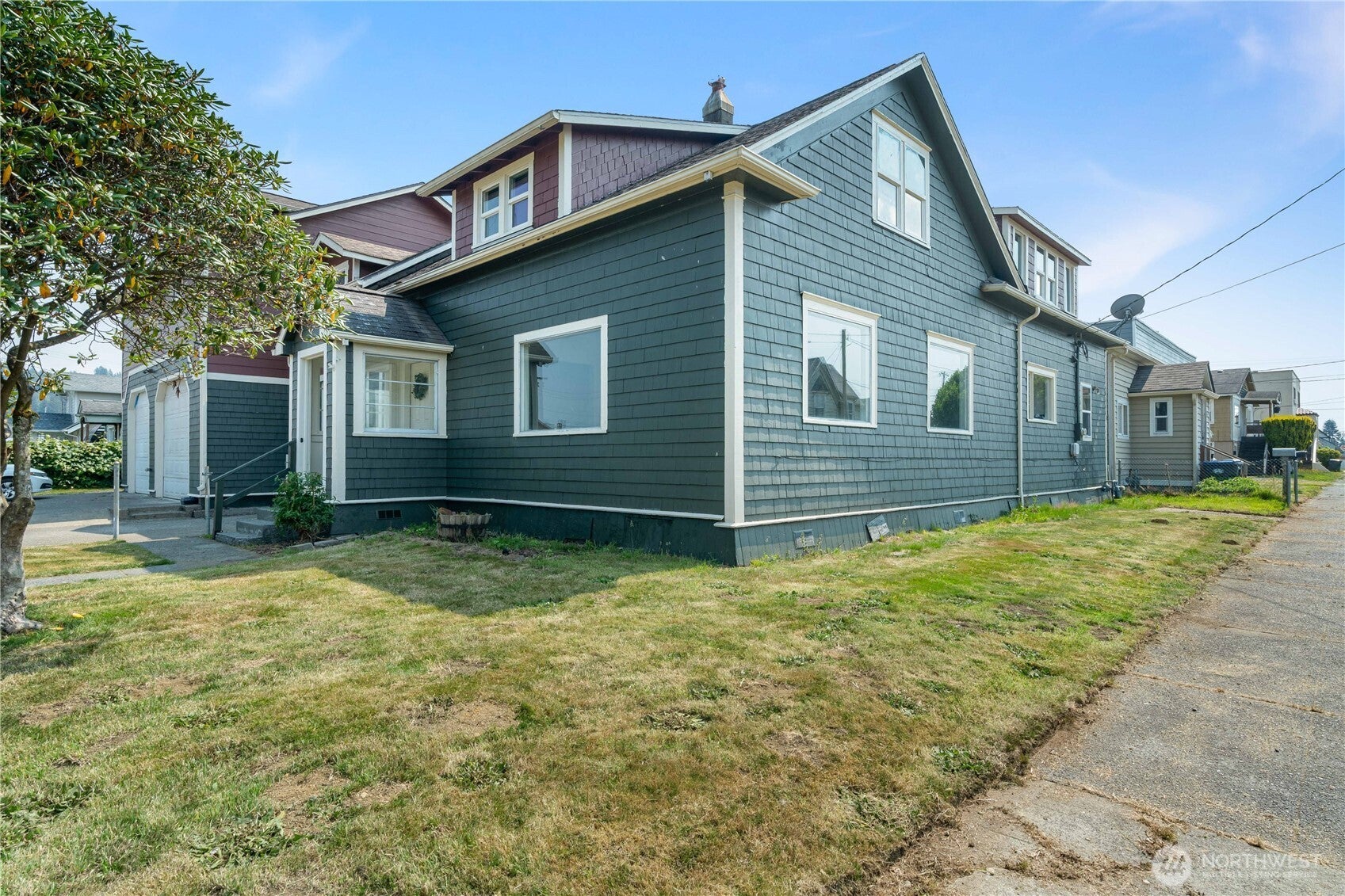 801 E 2nd Street